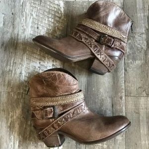 Size 9 corral booties
